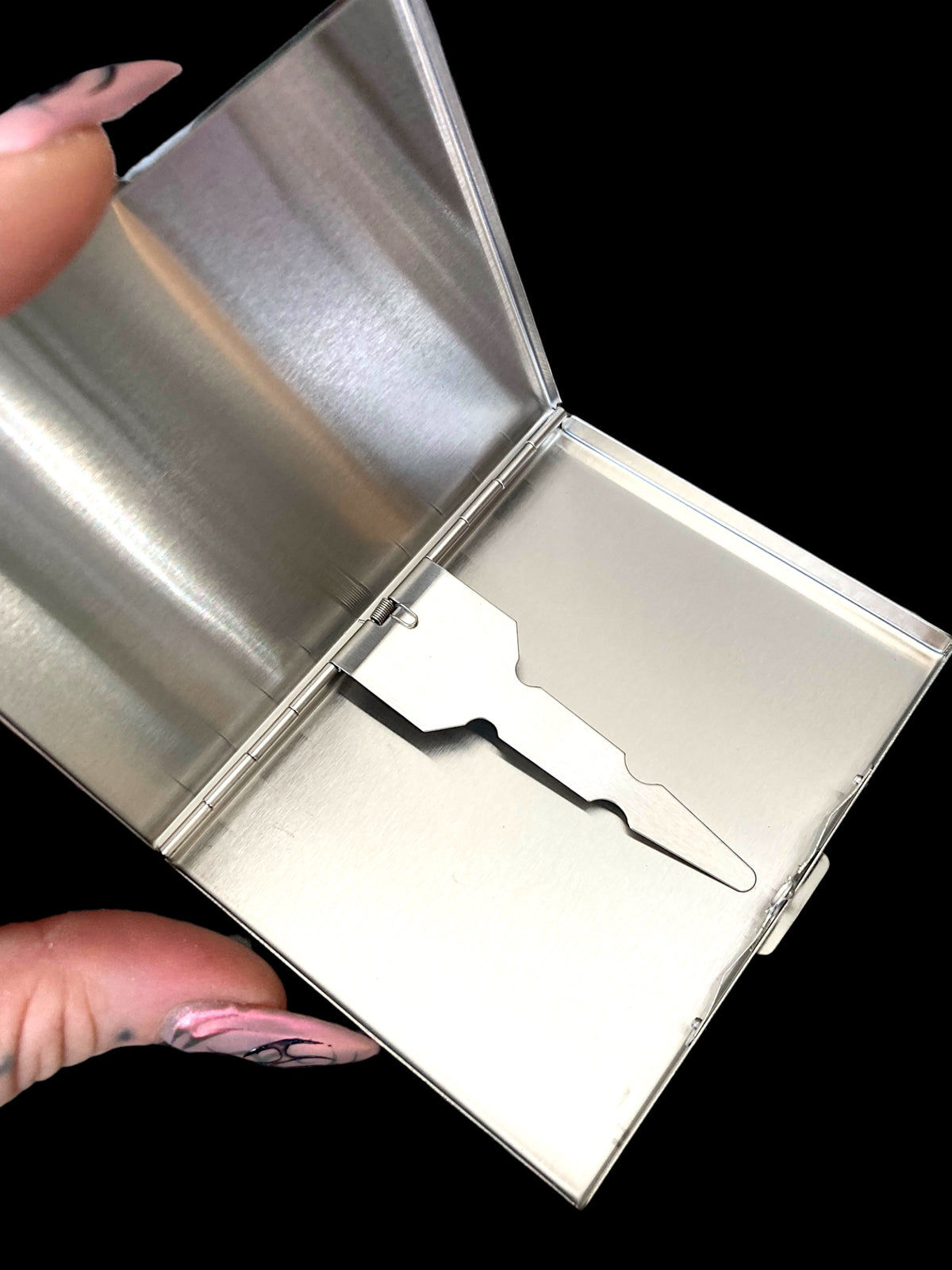 Slim smoke stasher