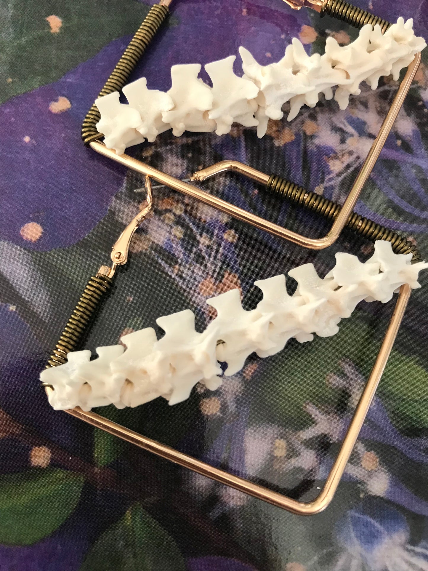 Square Vertebrae hoop
