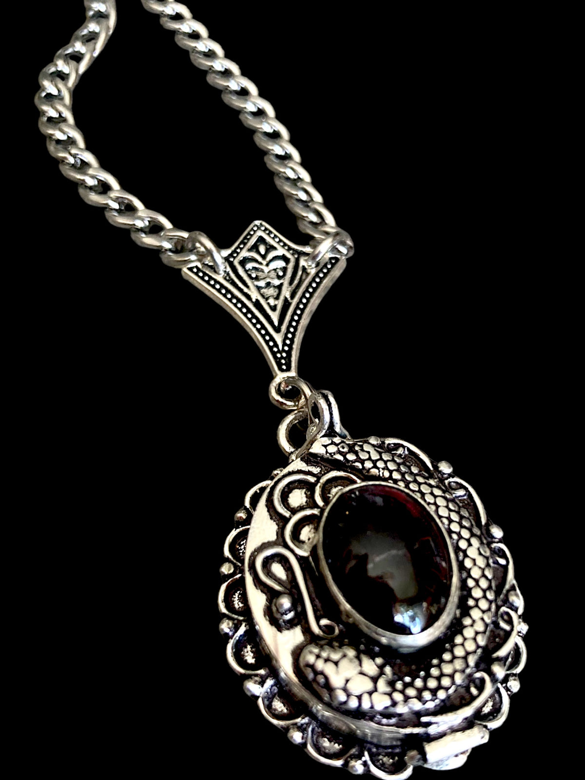 Serpent locket