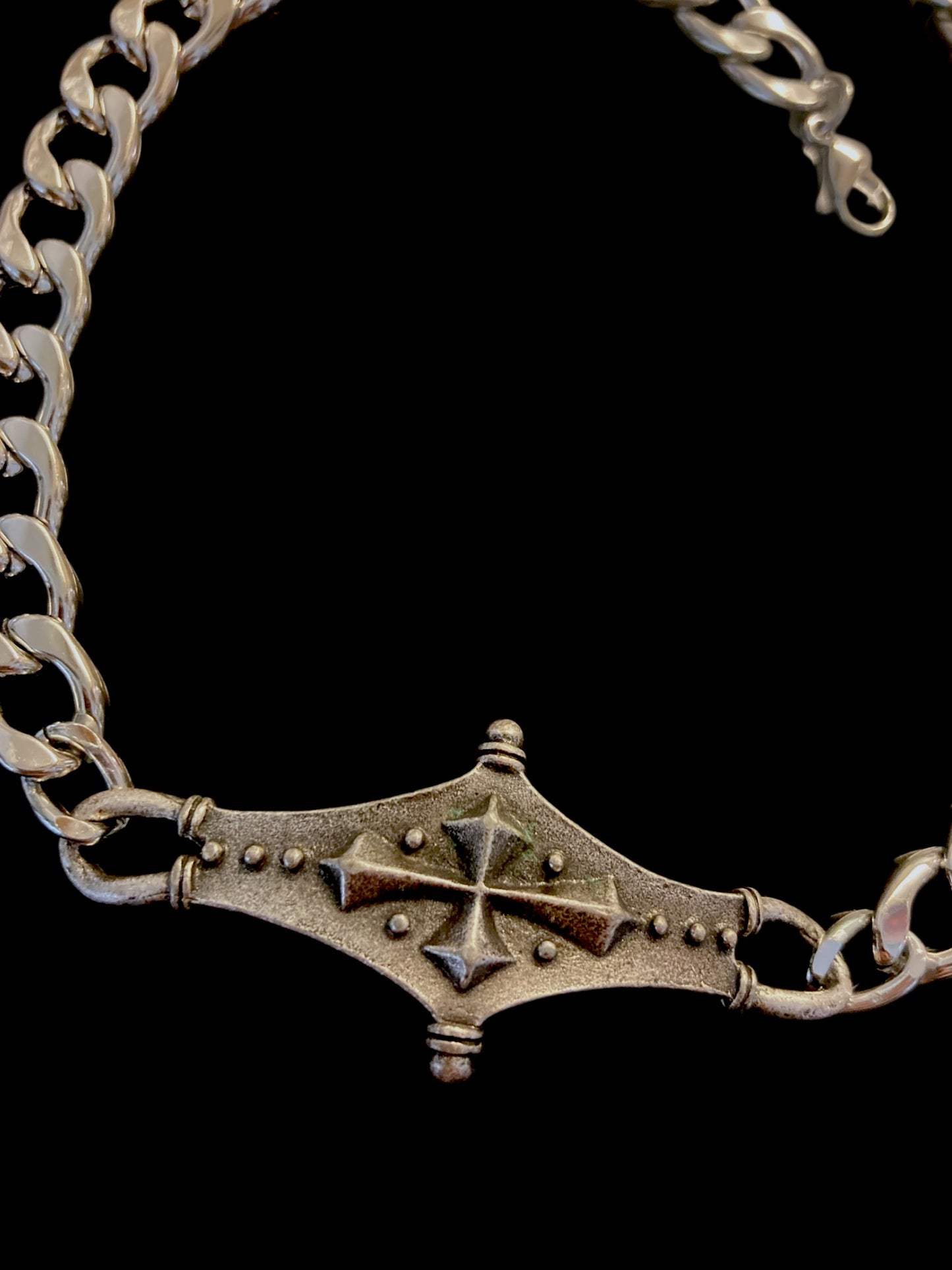 Knight choker