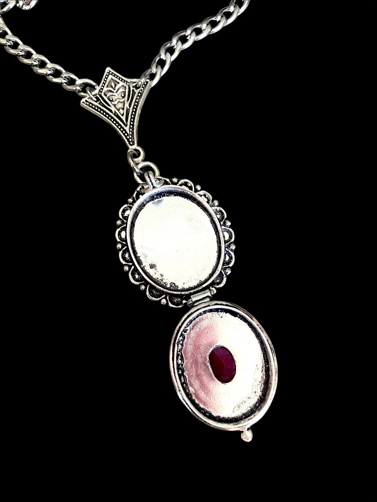 Serpent locket