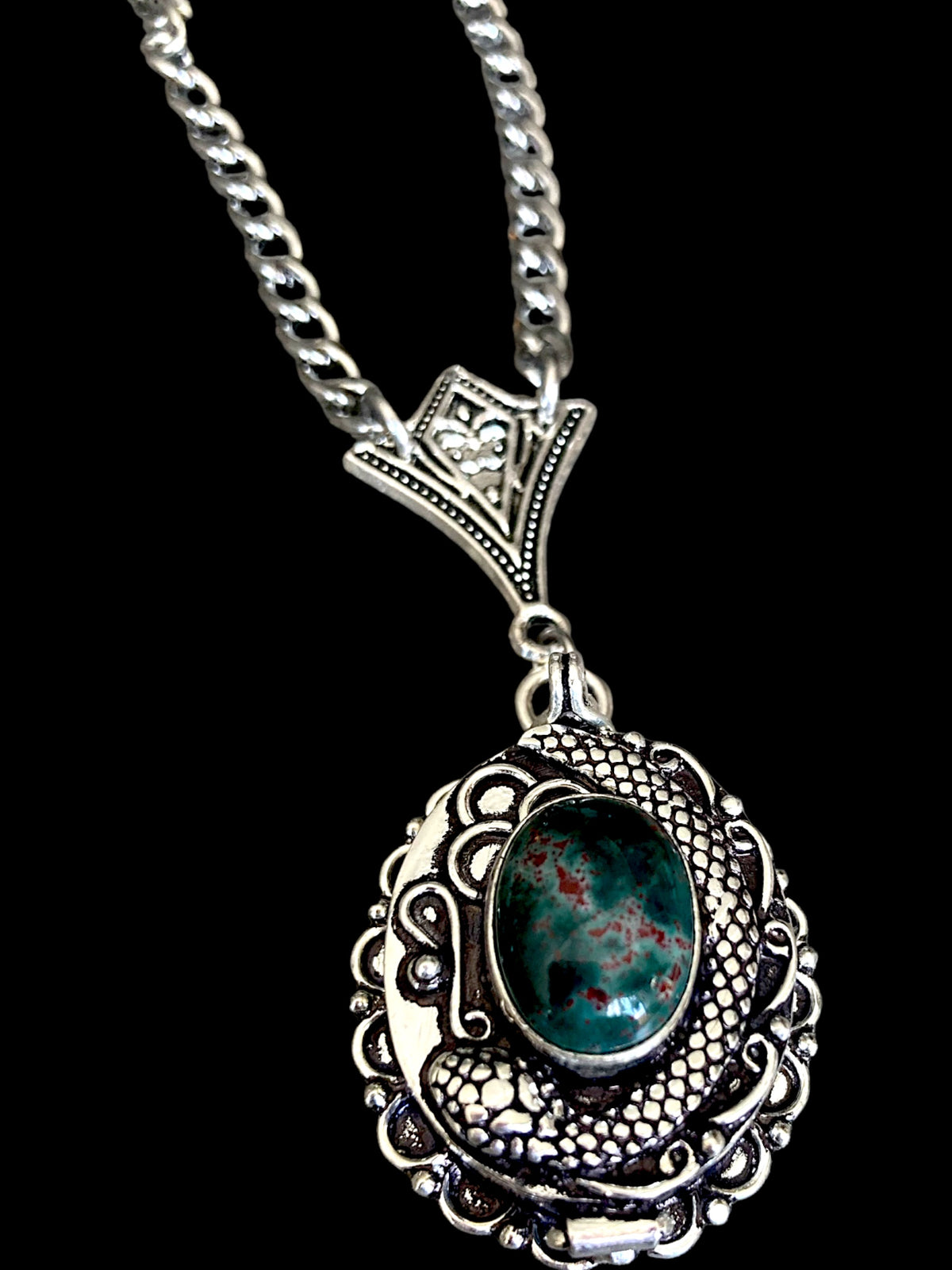 Serpent locket