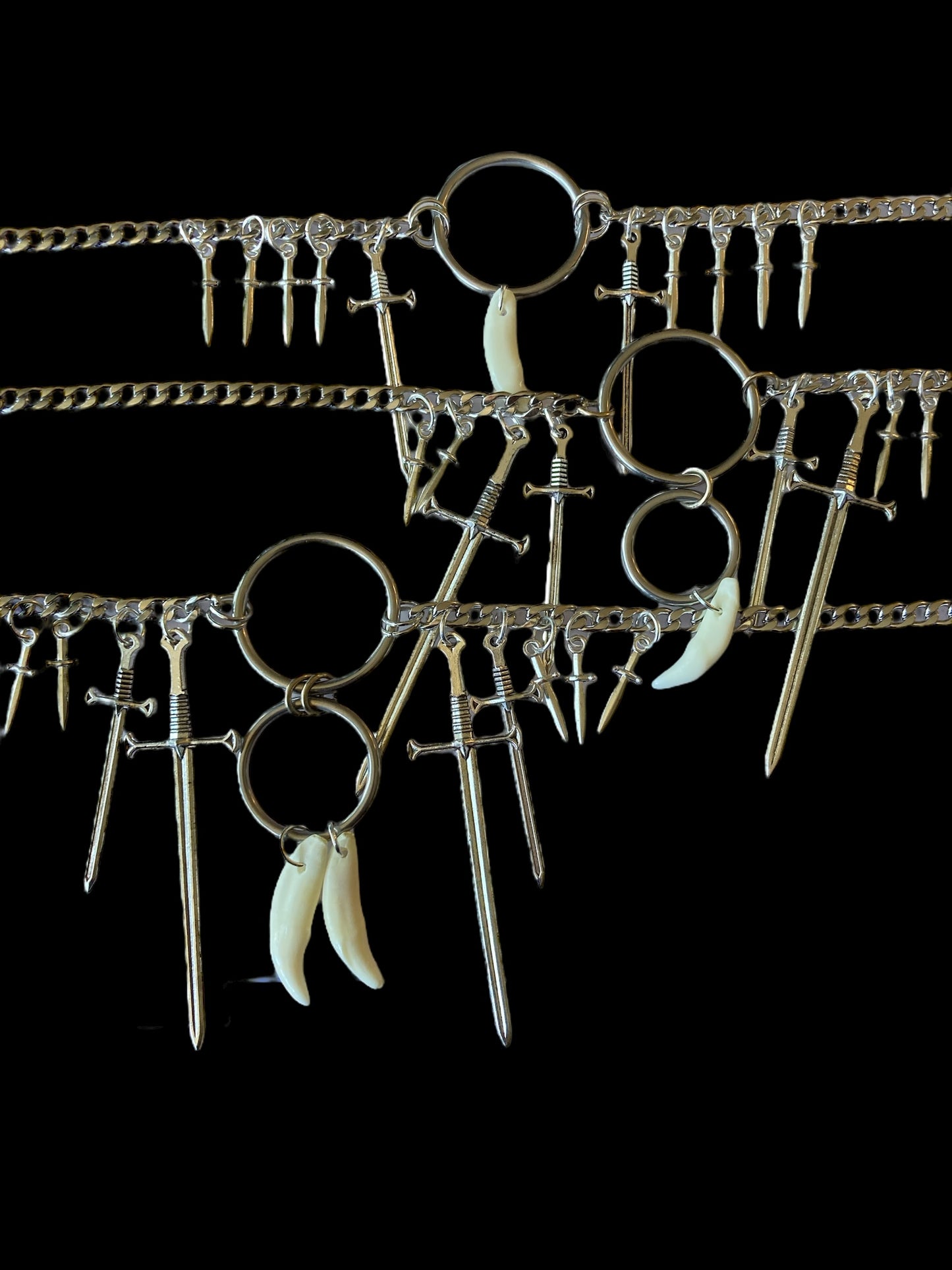 Midi sword tooth necklace