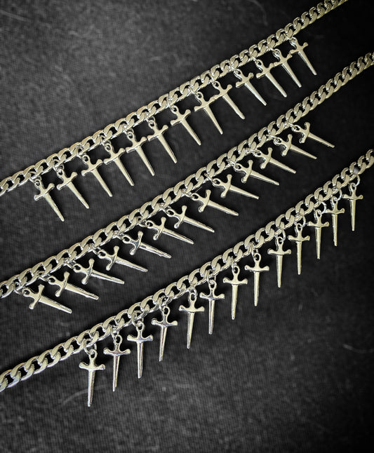 13 daggers choker