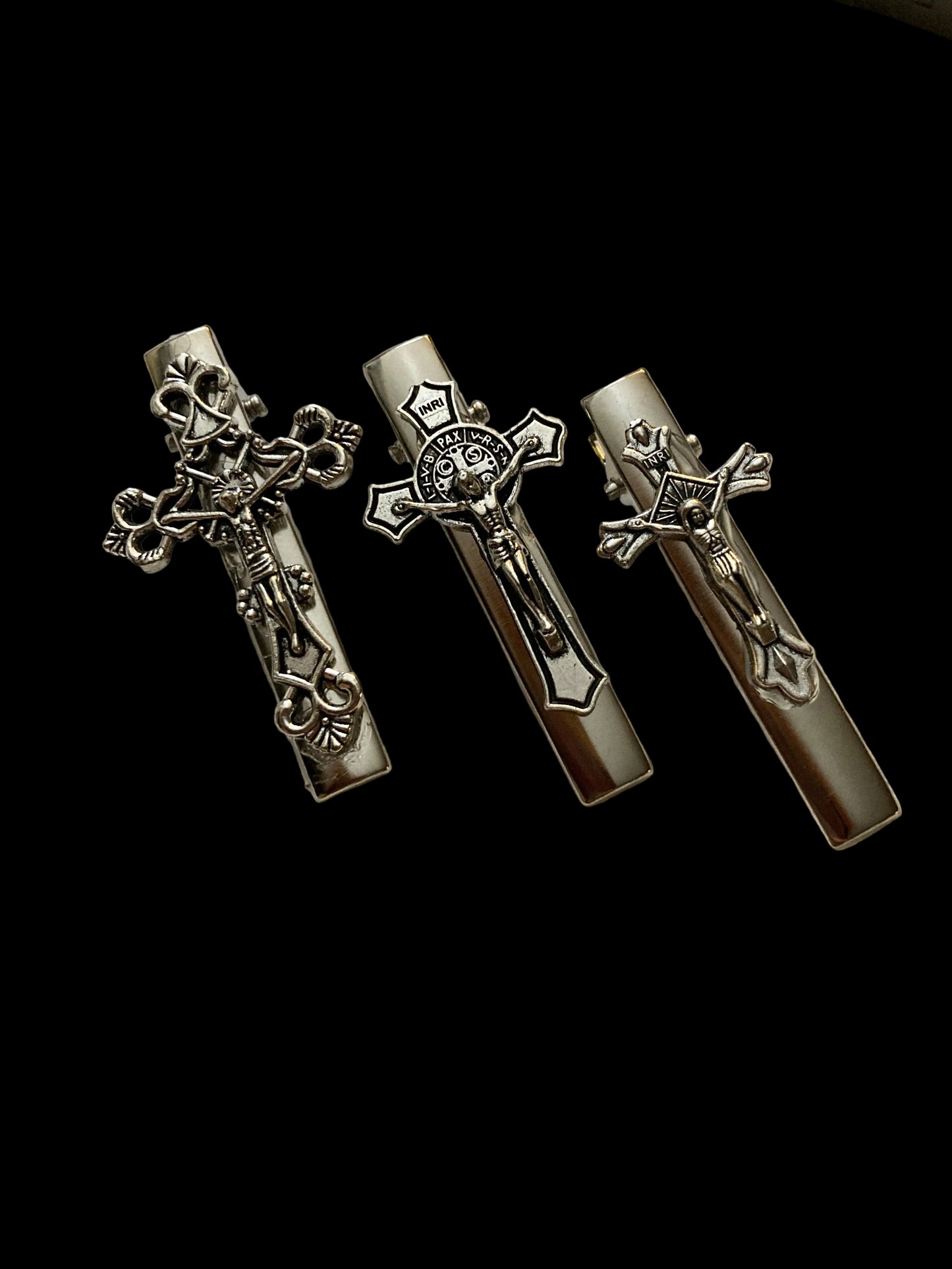 Cruci clips