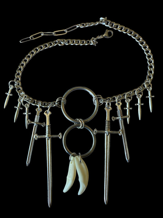 Maxi sword tooth necklace