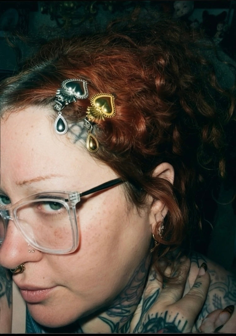 Crybaby clips