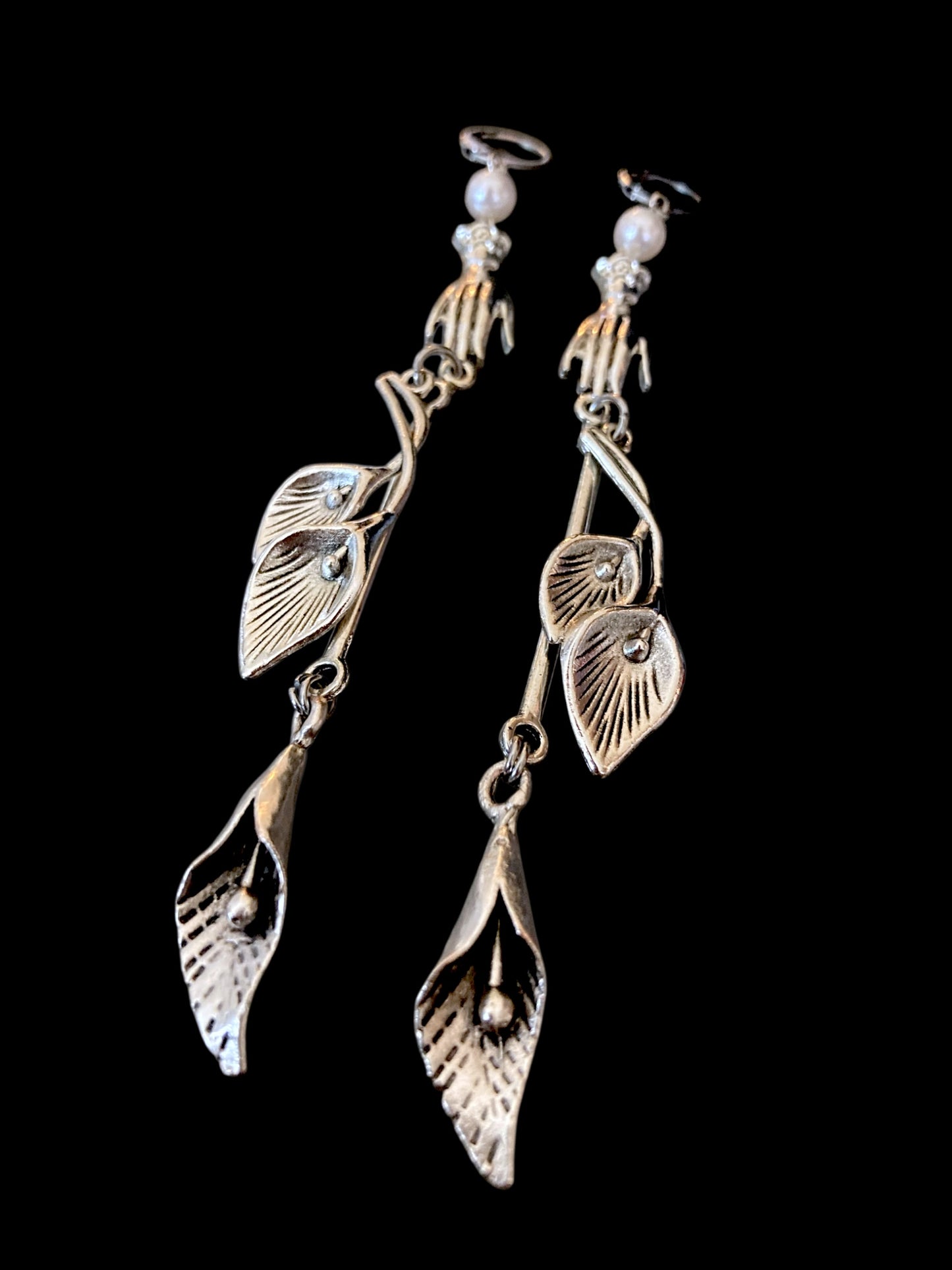Mourning bouquet earrings