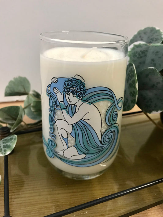 Aquarius retro short glass candle